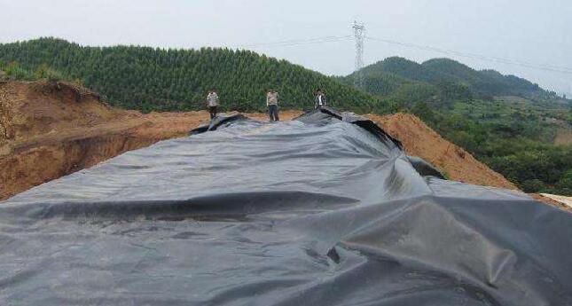 土工膜在存放時(shí)的注意事項(xiàng)以及有哪些特性