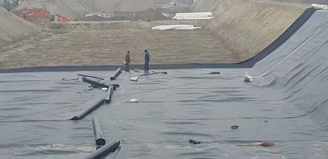 關(guān)于土工膜在存放時應(yīng)該注意那些事項