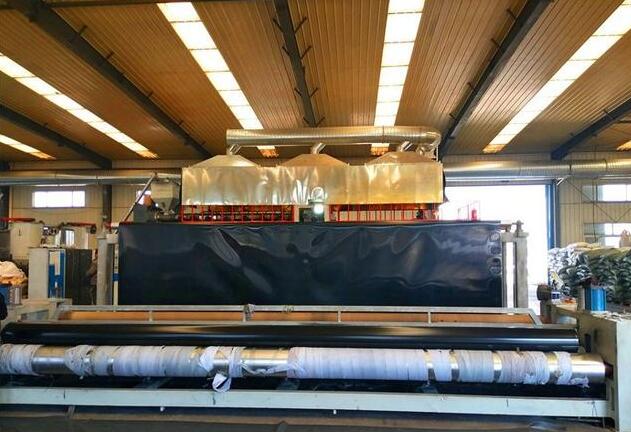 聚乙烯土工膜和聚氯乙烯土工膜哪個質(zhì)量比較穩(wěn)定?