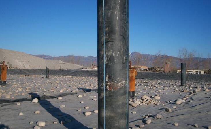 管筒組件通過土工膜的防滲結構及方法