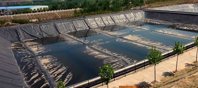 土工膜在污水蒸發(fā)池這樣施工就對(duì)了！