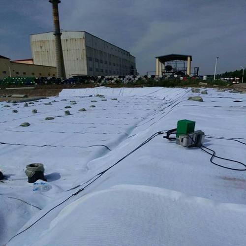 復合土工膜水平鋪蓋上的蓋重和逆止閥操作步驟