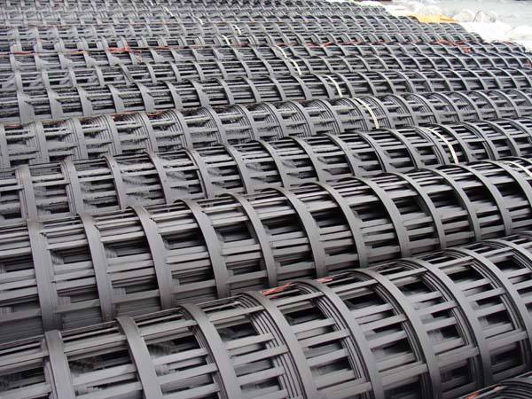 塑料土工格柵比較典型的使用場(chǎng)合