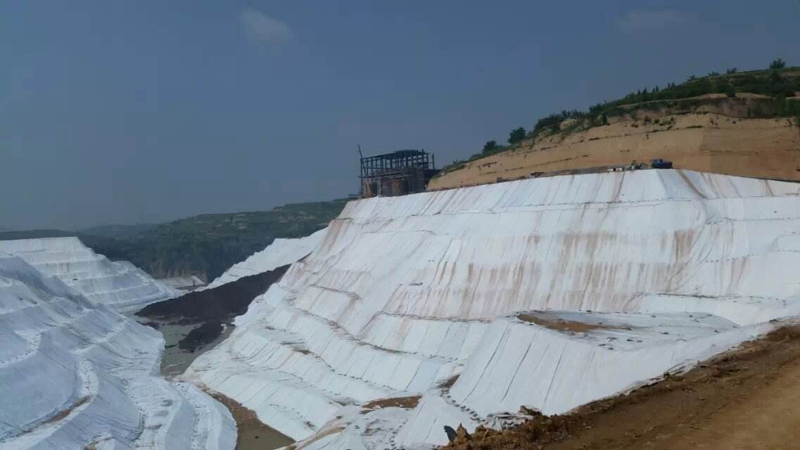 庫區(qū)建設(shè)有效解決滲漏問題的關(guān)鍵-土工膜鋪設(shè)