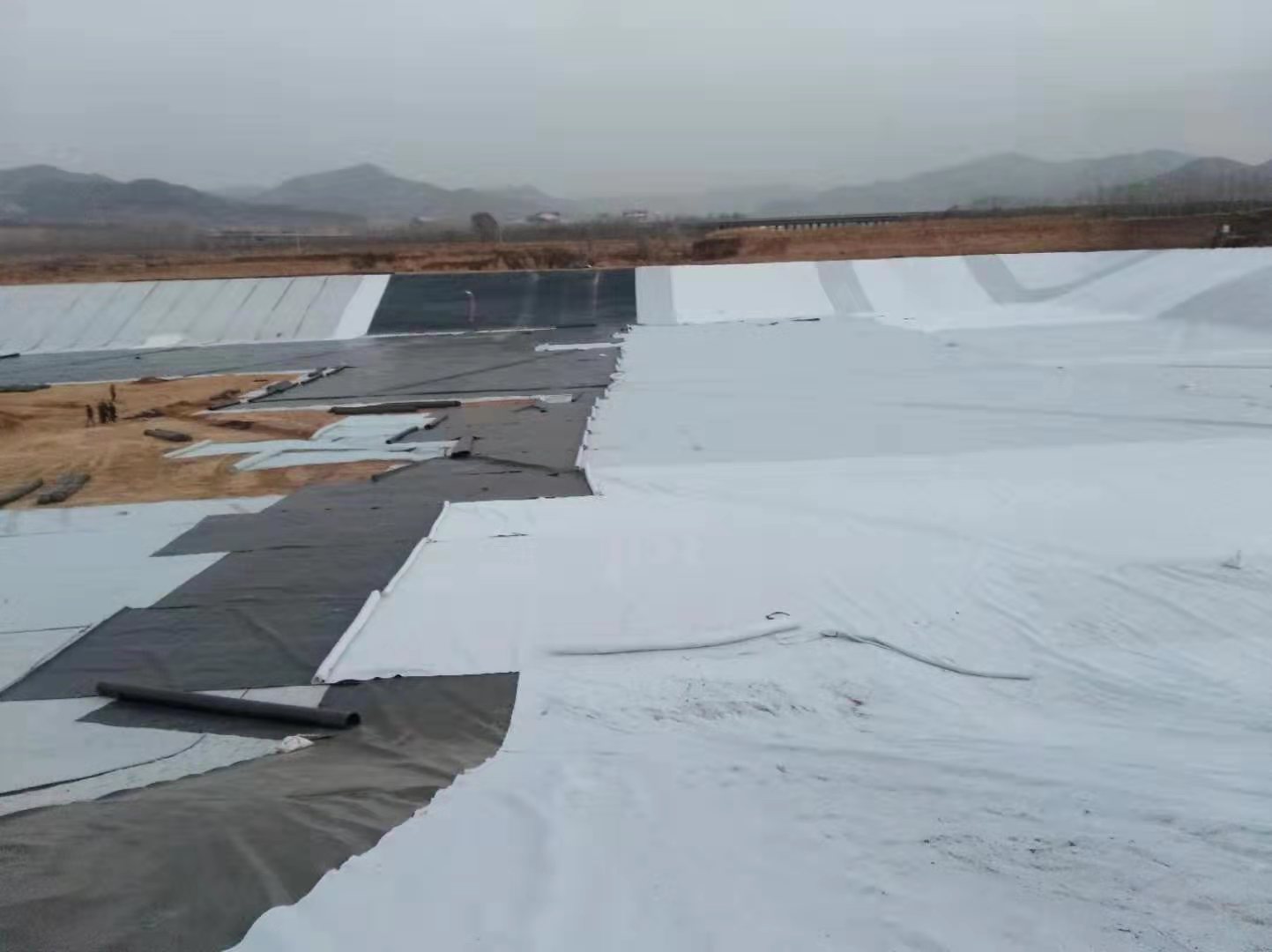 防滲膜破損與滲濾液滲漏速率預測