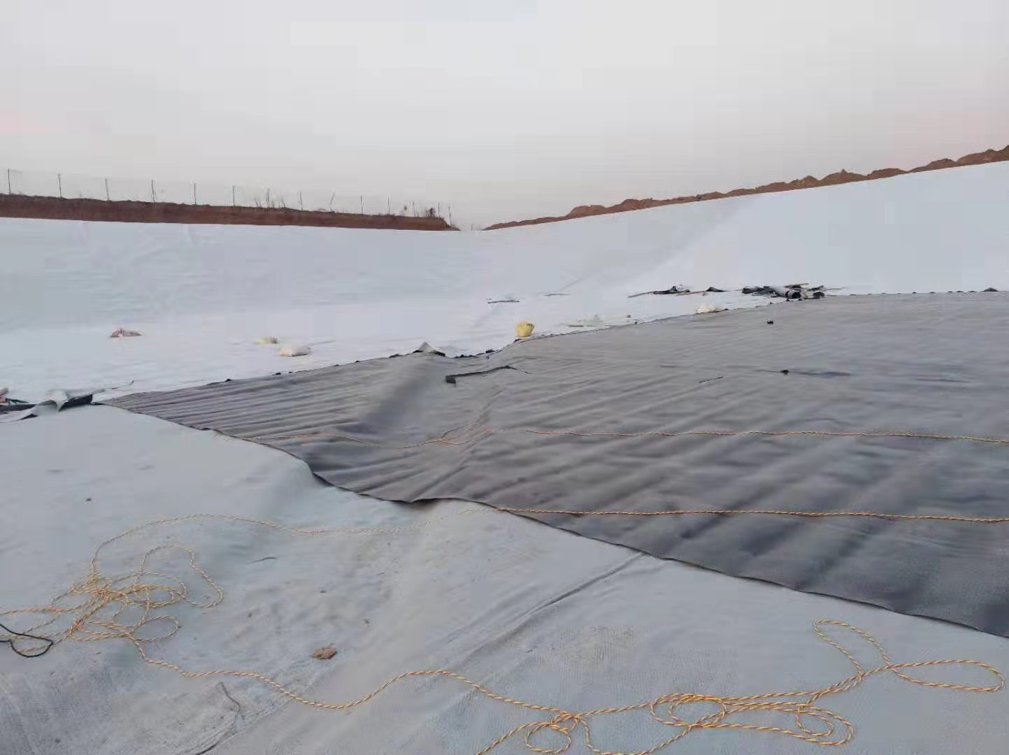 垃圾填埋場地下水導(dǎo)排設(shè)施的設(shè)計原則與方式