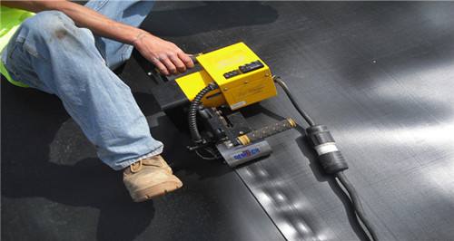 土工膜鋪設T字型接頭注意事項