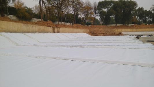 土工布及土工膜施工一定注意的事項