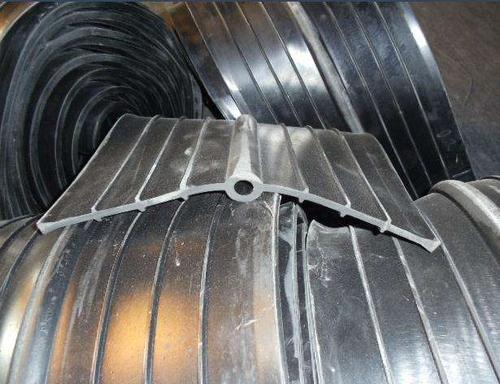 鐵路隧道施工過(guò)程中防排水工程成為施工中的關(guān)鍵控制項(xiàng)目