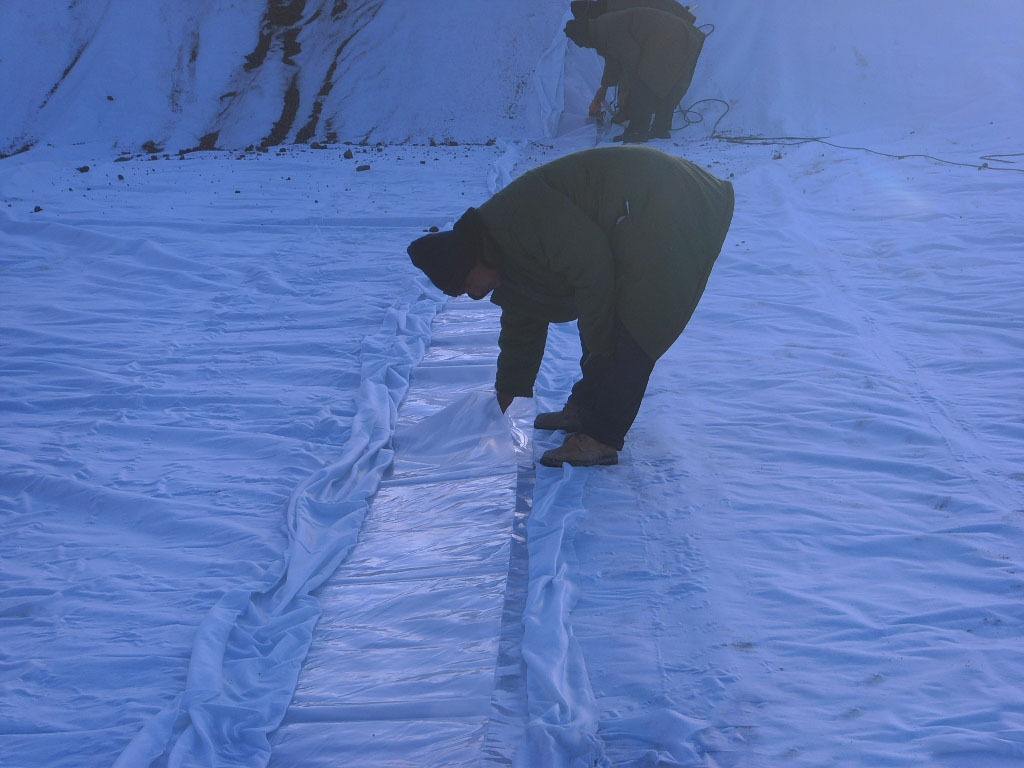 土工膜施工易出現(xiàn)的問題及應(yīng)對措施