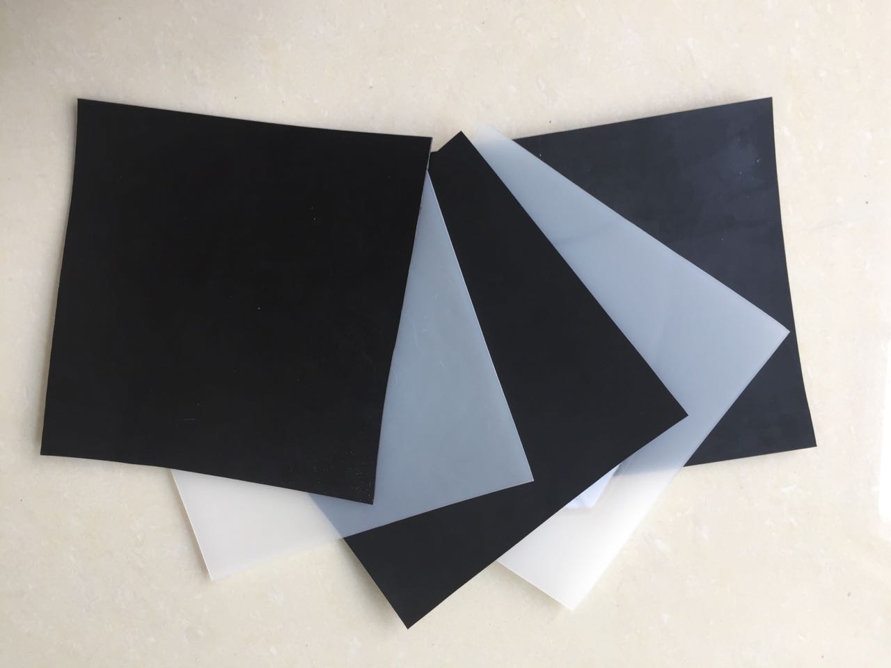 切實(shí)提高復(fù)合土工膜的施工質(zhì)量需要做什么？