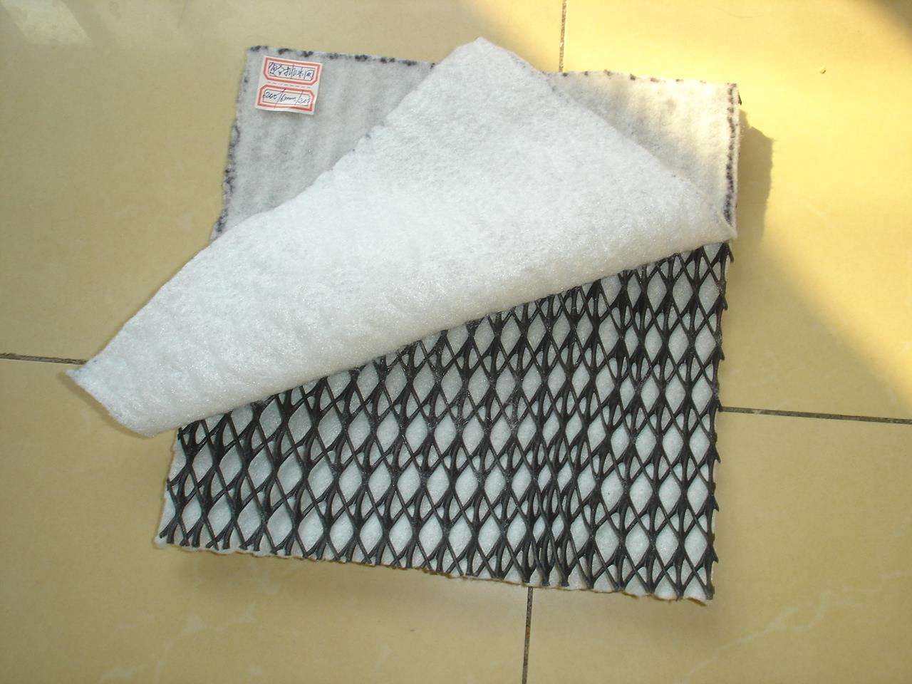 工程對復合排水網(wǎng)和排水網(wǎng)芯伸長率的要求