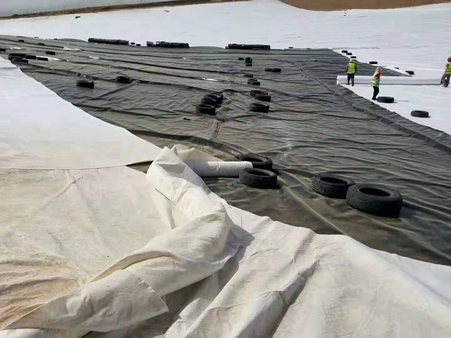 攔泥圍護樁施打和土工復(fù) 合材料的鋪設(shè)形式