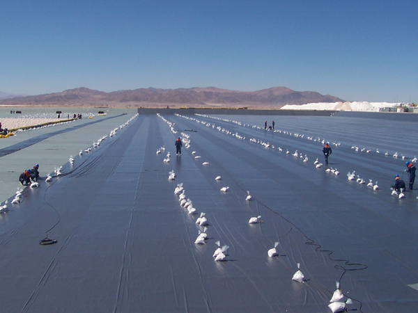 防滲膜鋪設(shè)不踩坑！基面處理 + 膜體鋪設(shè)核心要點(diǎn)