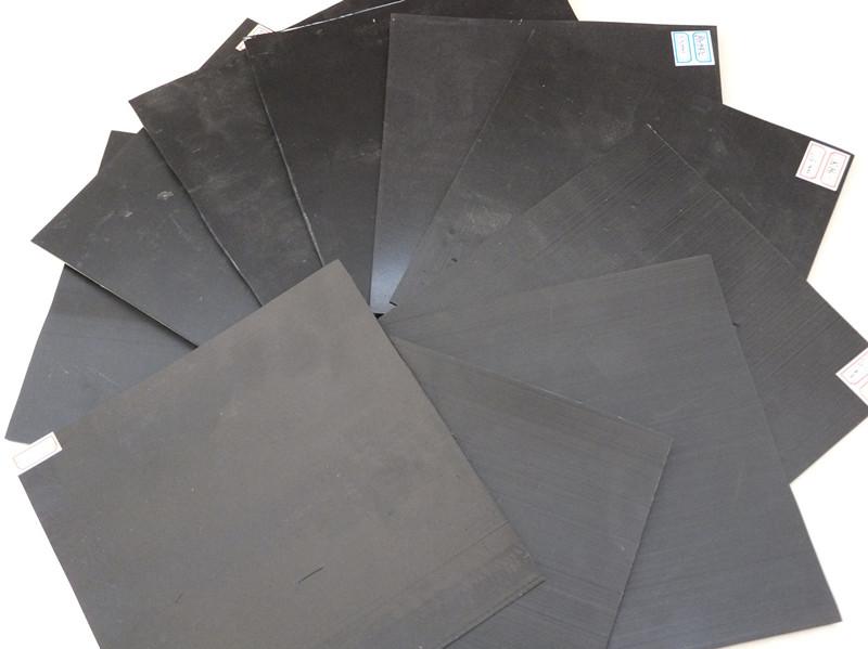 防滲墻上接復合土工膜是圍堰常用的防滲體系