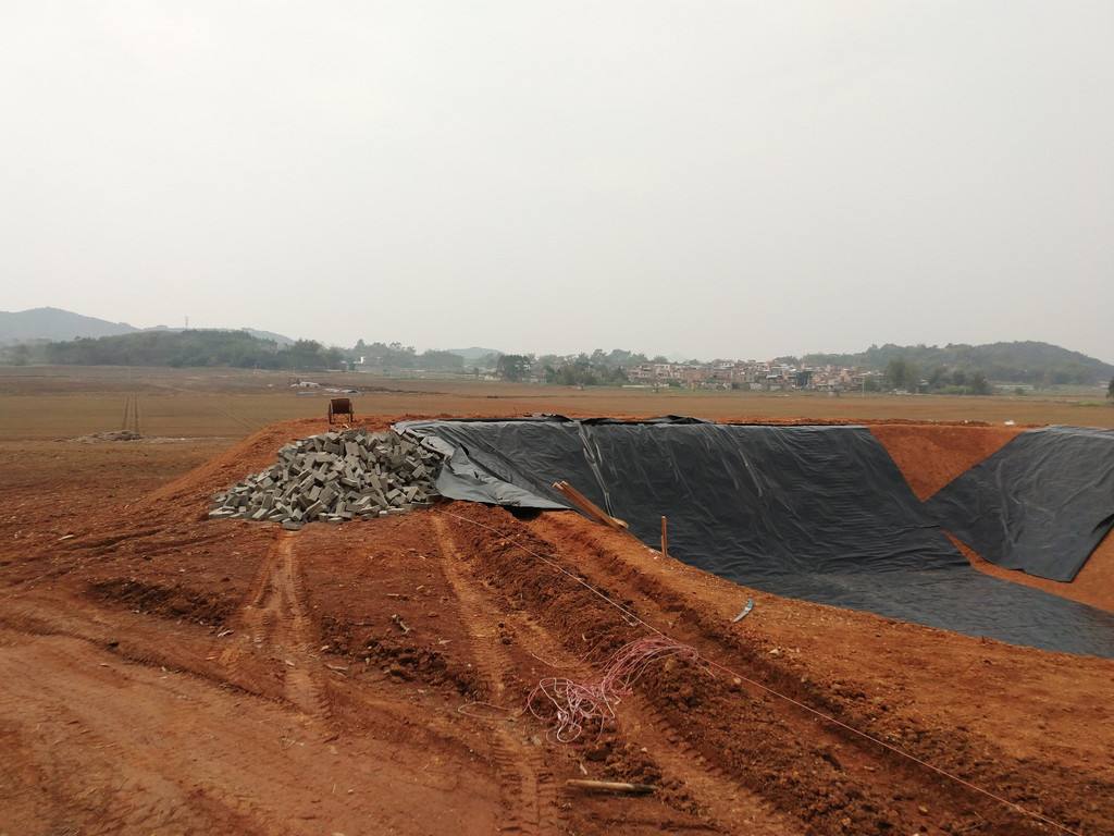 渡槽防滲膜施工過程中的注意事項(xiàng)有哪些？