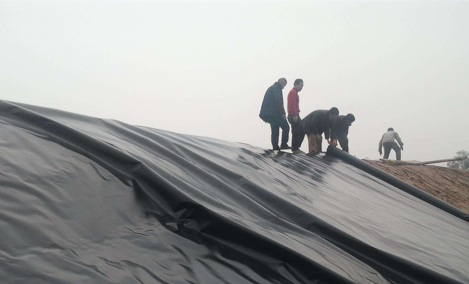 池壁立面防滲膜施工原則和要求