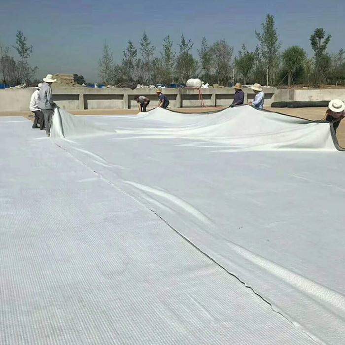 膨潤土防水毯在垃圾填埋場鋪設(shè)特別注意要點(diǎn)